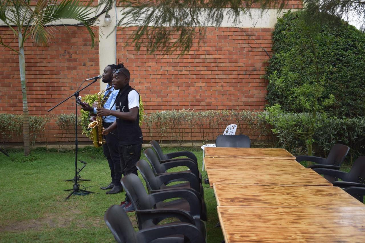 Acacia Hotel Mbarara Nyamitanga Bagian luar foto